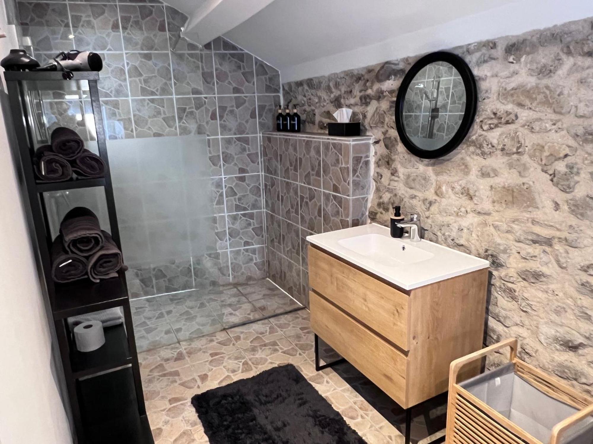 Rubis - Jacuzzi - Pairi Daiza - 6 Pers * Brugelette